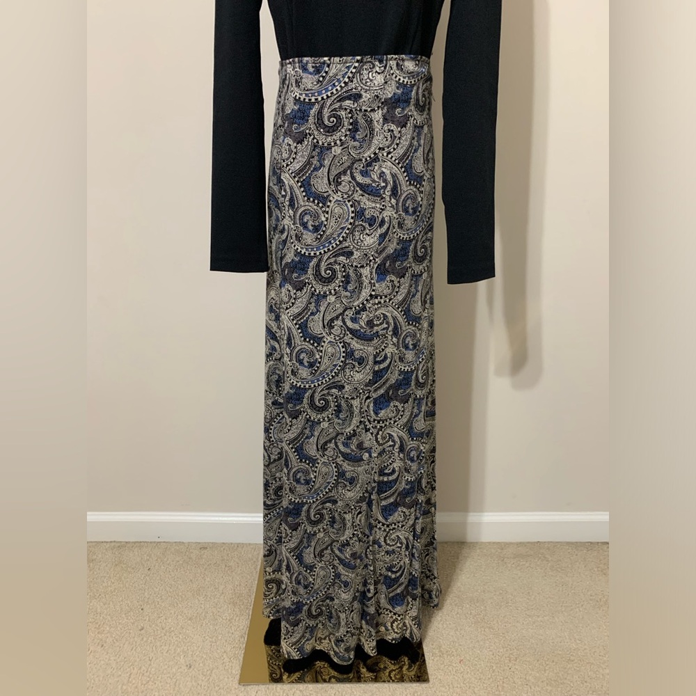 Blue, Black, and White Paisley Patterned Skirt